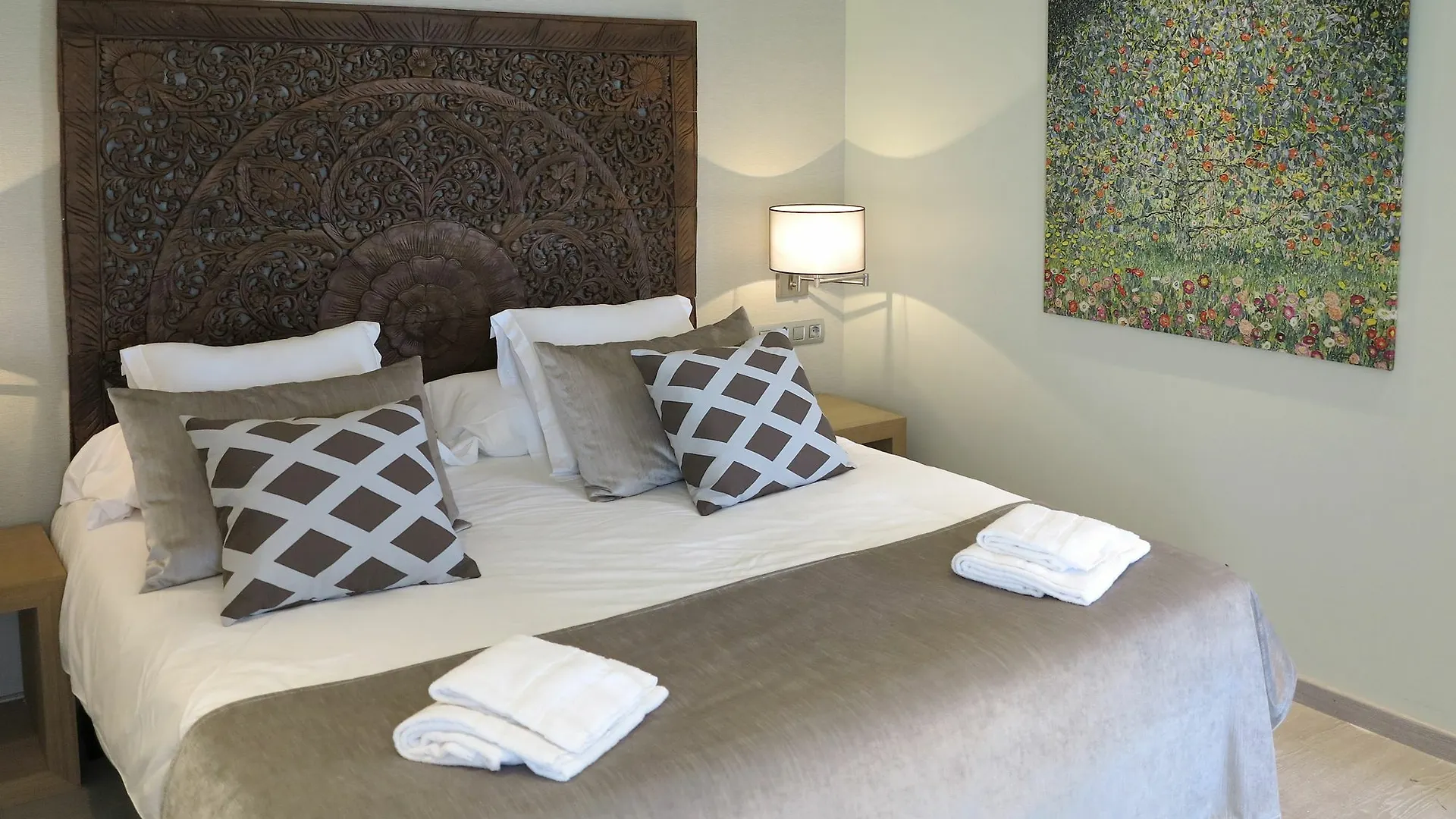 Serennia Exclusive Rooms Barcelona Bed and breakfast